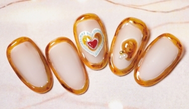 摩洛哥琥珀愛心 ｜專業美甲｜沙龍應用｜台灣老師｜沙龍彩繪設計｜Kaka｜琥珀｜教學