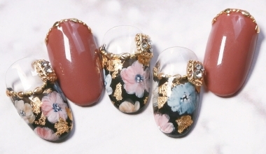 金箔和風花卉 ｜專業美甲｜沙龍應用｜台灣老師｜花｜Candice｜水鑽｜金箔｜鉚釘｜教學