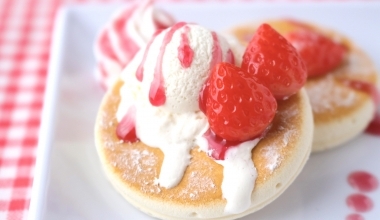 #冰淇淋草莓鬆餅-裝飾後篇｜DIY工藝｜手作工藝｜日本老師｜黏土應用｜宇仁菅綾｜草莓｜PADICO｜擬真甜點｜教學